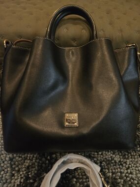 🌹Dooney & Bourke Large Brenna Women's Tote- Shoulder In Smooth Black Saffiano🐣